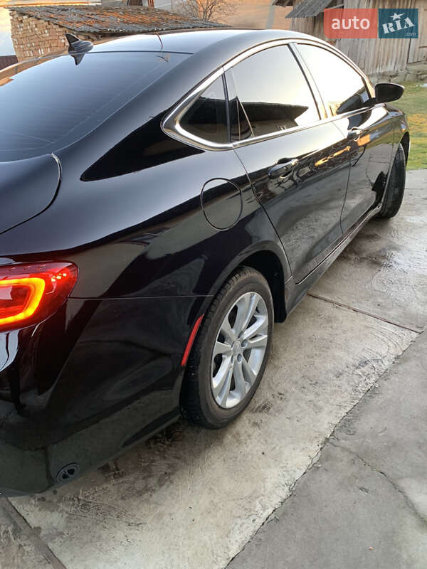 Седан Chrysler 200 2016 в Ивано-Франковске