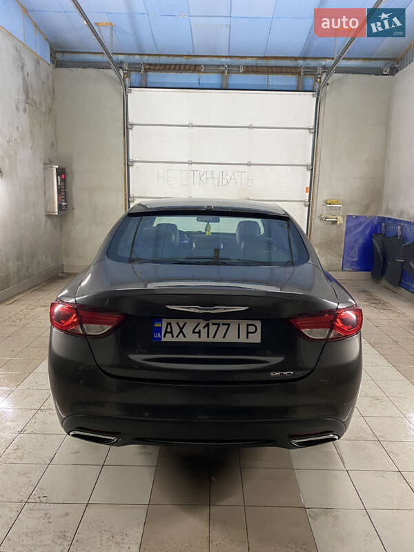 Седан Chrysler 200 2016 в Харькове