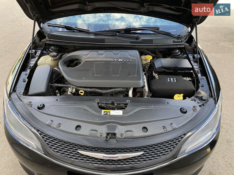 Седан Chrysler 200 2014 в Александрие