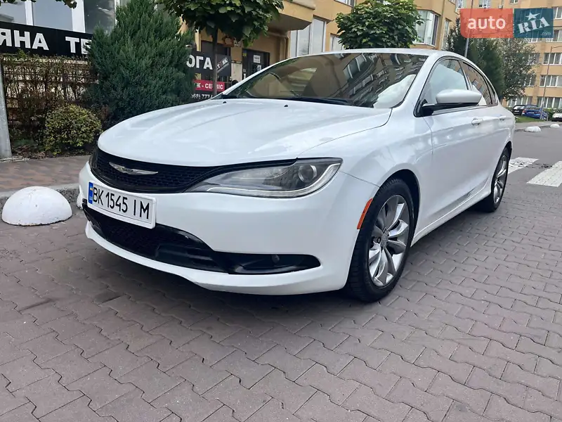 Chrysler 200