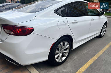 Седан Chrysler 200 2015 в 