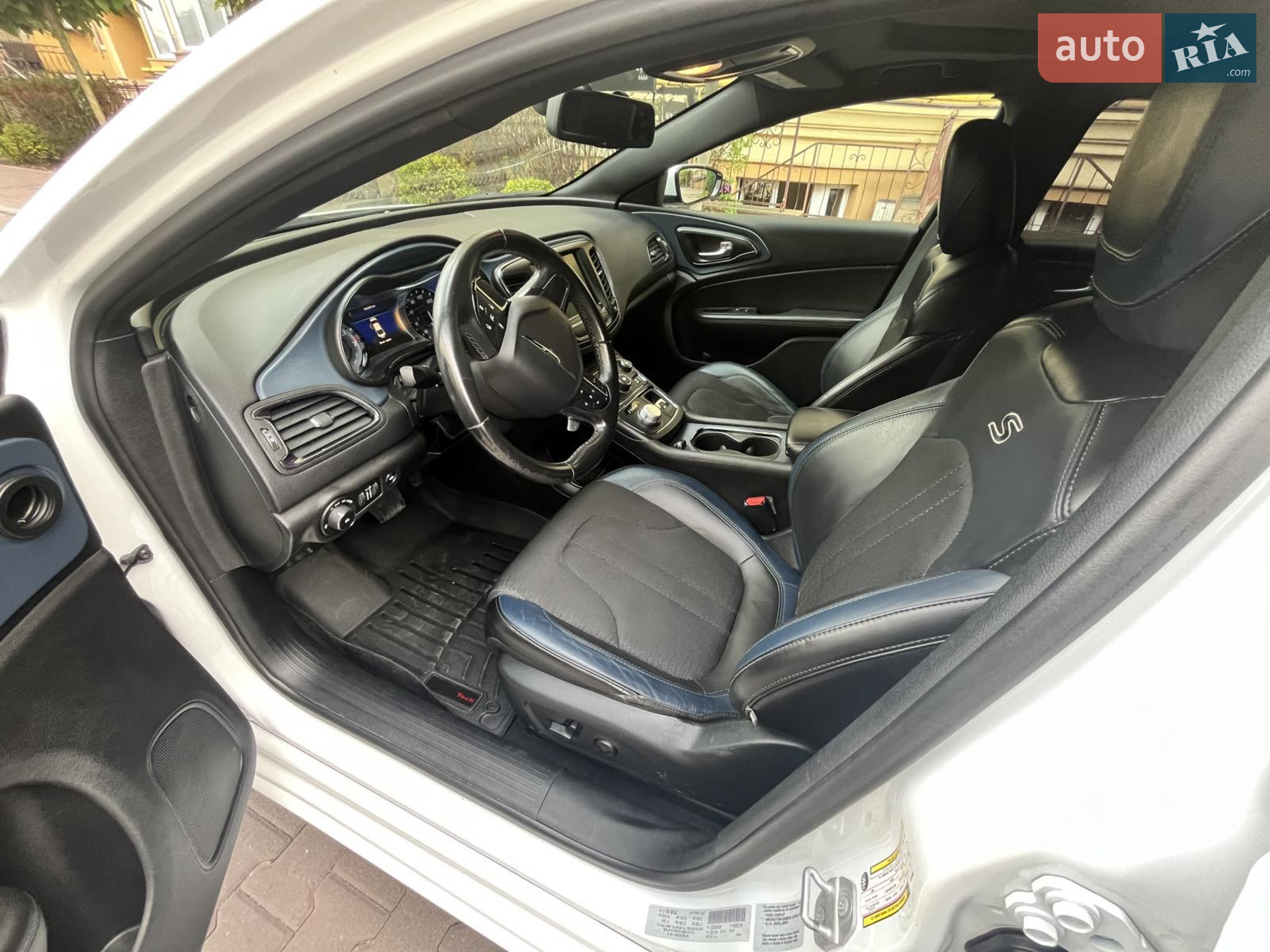 2015 Chrysler 200 - мініатюра 10