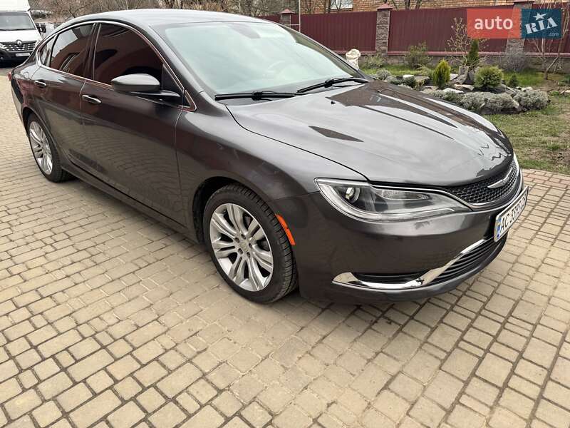 Седан Chrysler 200 2014 в Луцке