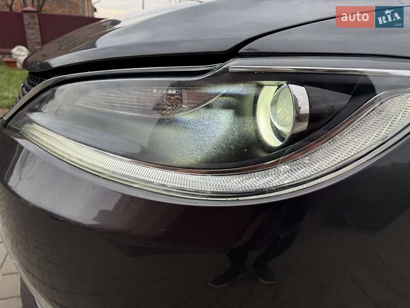 Седан Chrysler 200 2014 в Луцке