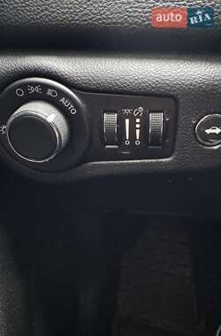 Седан Chrysler 200 2014 в 