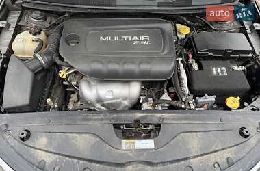 Седан Chrysler 200 2014 в 