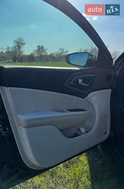 Седан Chrysler 200 2014 в 