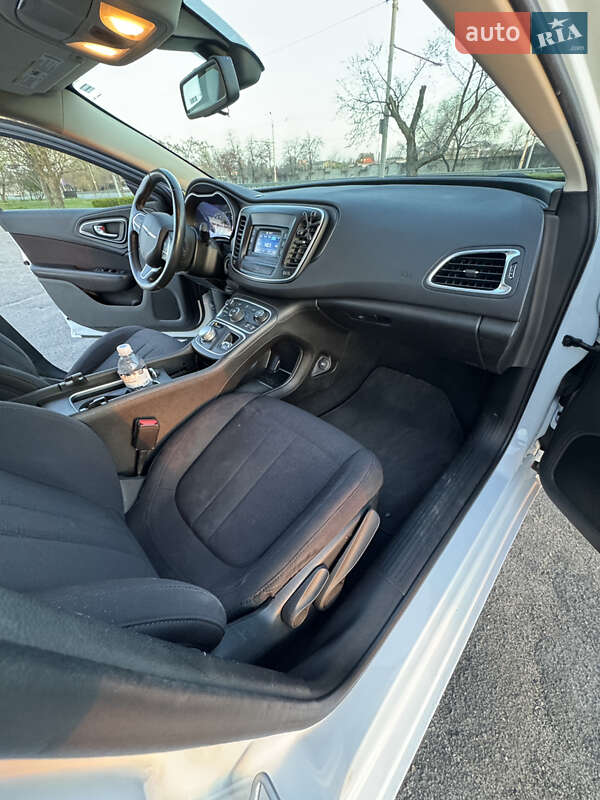 Седан Chrysler 200 2014 в Днепре