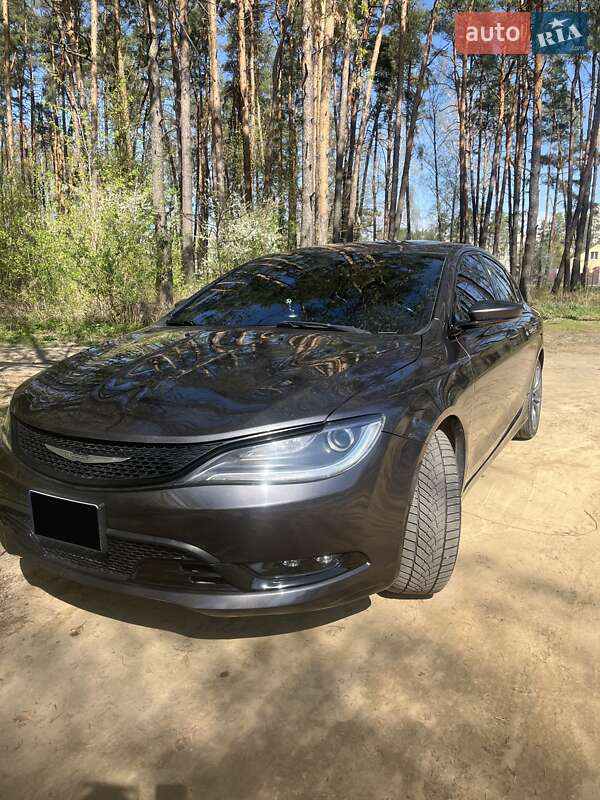 Седан Chrysler 200 2016 в Чернігові