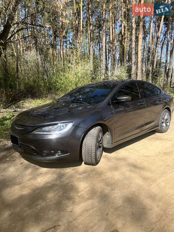 Седан Chrysler 200 2016 в Чернігові