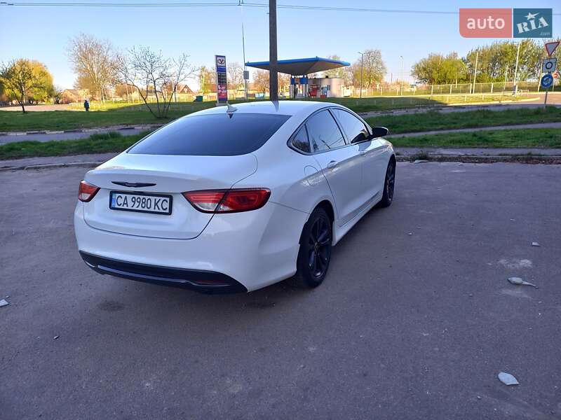 Седан Chrysler 200 2016 в 