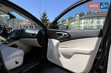 Седан Chrysler 200 2014 в 