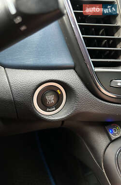 Седан Chrysler 200 2015 в 