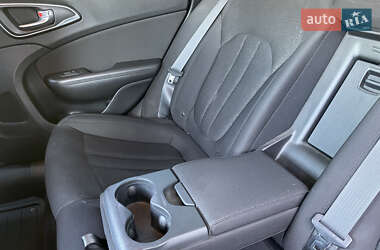 Седан Chrysler 200 2014 в 