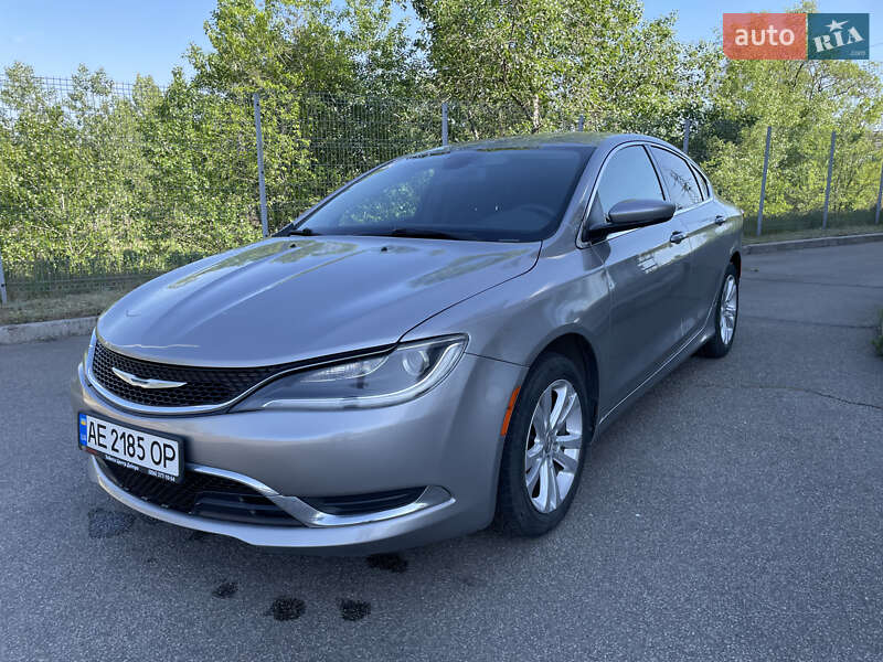 Седан Chrysler 200 2014 в 