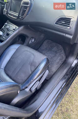Седан Chrysler 200 2016 в 