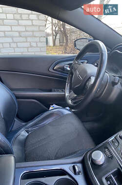 Седан Chrysler 200 2016 в 