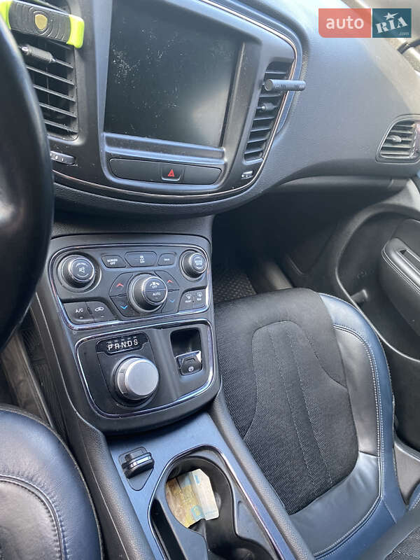 Седан Chrysler 200 2016 в Владимире фото 23 Седан Chrysler 200 2016 в Владимире