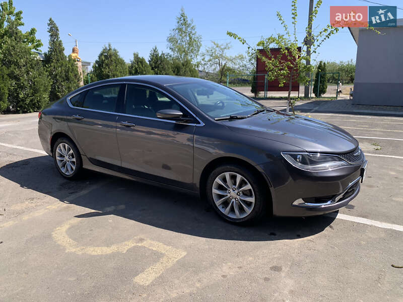 Седан Chrysler 200 2014 в Великодолинському