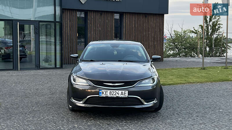 Седан Chrysler 200 2014 в 