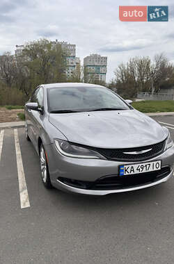 Седан Chrysler 200 2015 в 