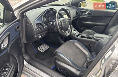 Седан Chrysler 200 2015 в 