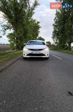 Седан Chrysler 200 2014 в Киеве