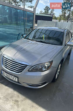 Седан Chrysler 200 2013 в Киеве