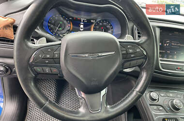 Седан Chrysler 200 2015 в 