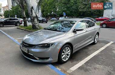 Седан Chrysler 200 2015 в 