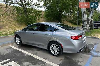 Седан Chrysler 200 2015 в 