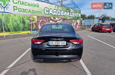 Хэтчбек Chrysler 200 2015 в 
