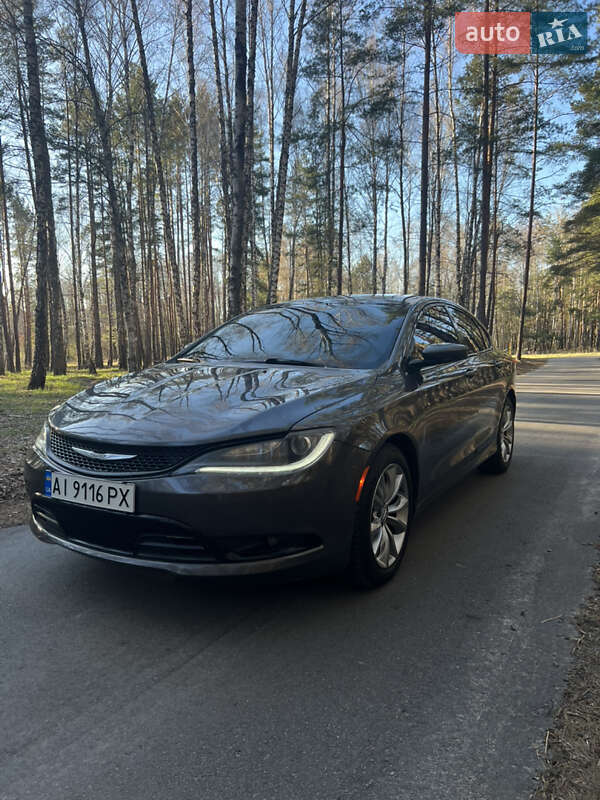 Седан Chrysler 200 2015 в Ірпені