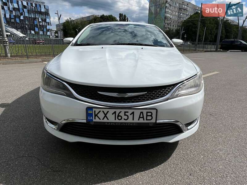 Седан Chrysler 200 2016 в Харкові