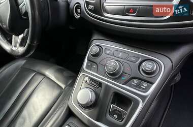 Седан Chrysler 200 2016 в 