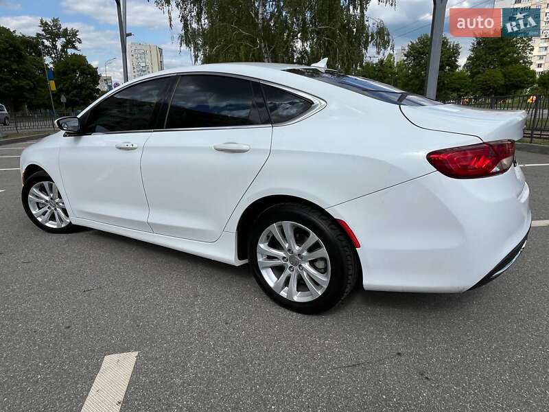 Седан Chrysler 200 2016 в Харкові