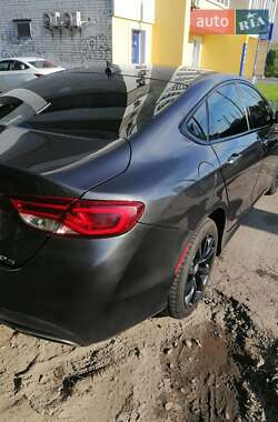Седан Chrysler 200 2015 в 