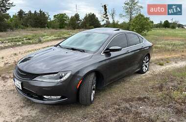 Седан Chrysler 200 2015 в Вышгороде