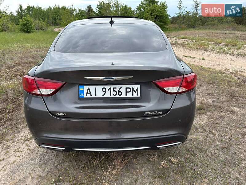 Седан Chrysler 200 2015 в Вишгороді