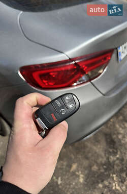 Седан Chrysler 200 2016 в 