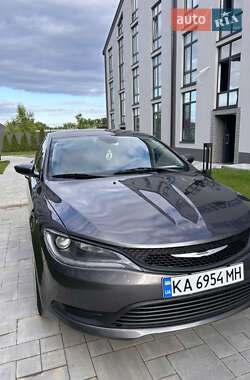 Седан Chrysler 200 2016 в 