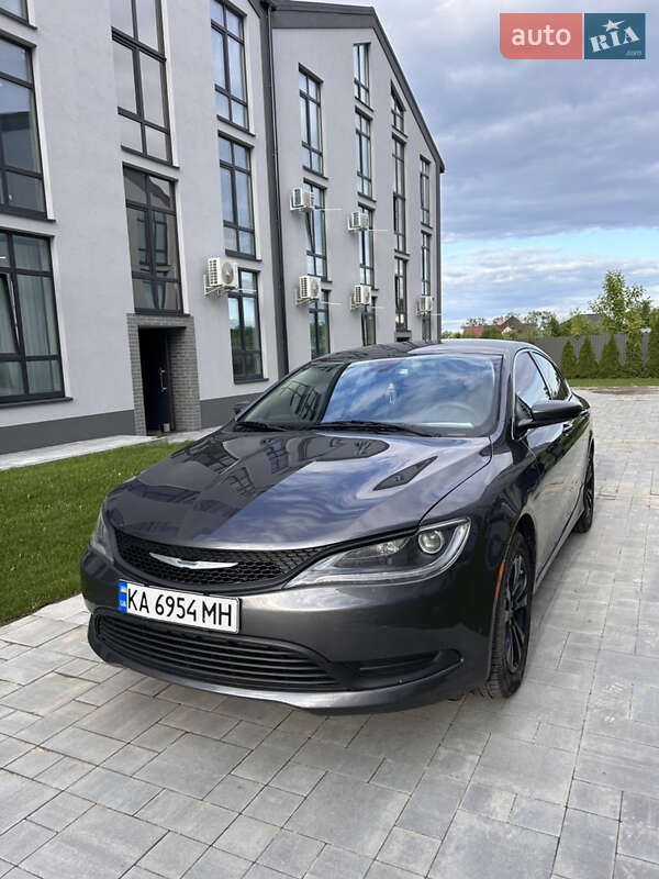 Седан Chrysler 200 2016 в 