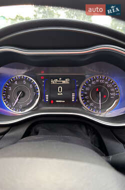 Седан Chrysler 200 2016 в 