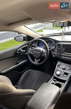 Седан Chrysler 200 2016 в 
