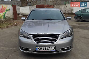 Седан Chrysler 200 2013 в Киеве