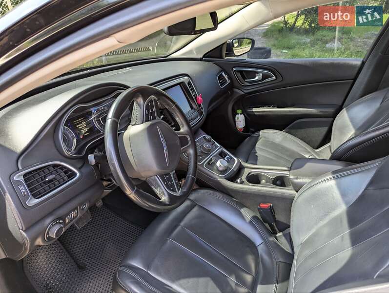 Седан Chrysler 200 2016 в Киеве