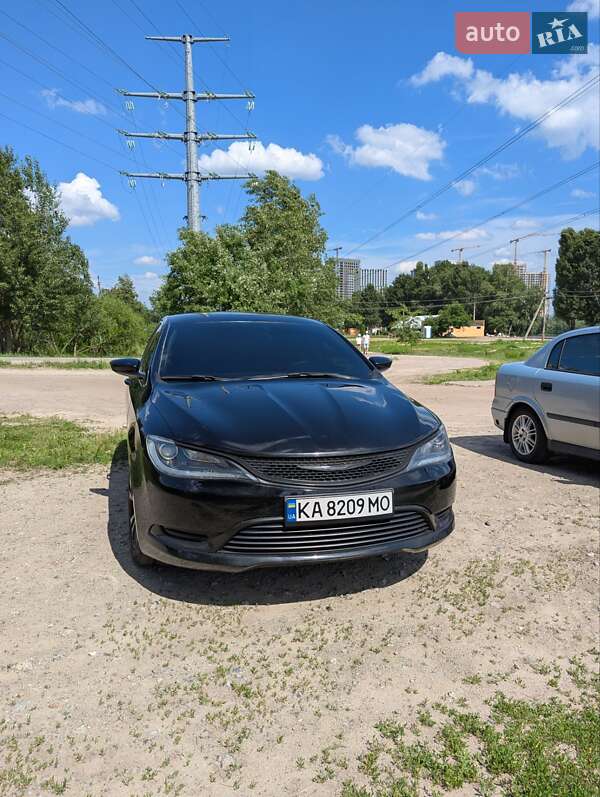 Седан Chrysler 200 2016 в Киеве