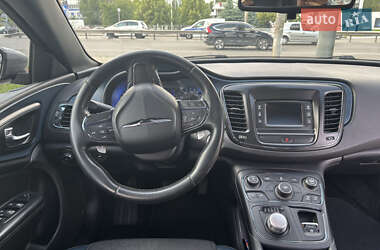 Седан Chrysler 200 2015 в 