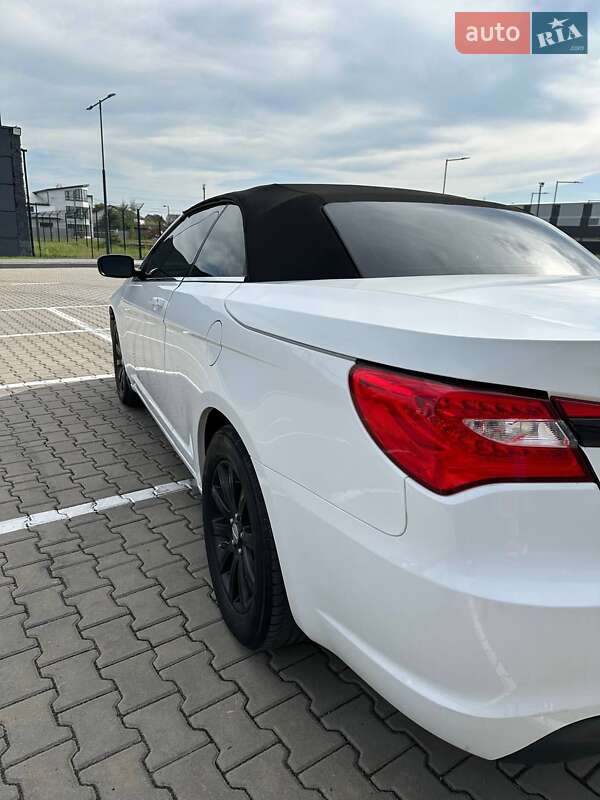Кабриолет Chrysler 200 2012 в Ивано-Франковске