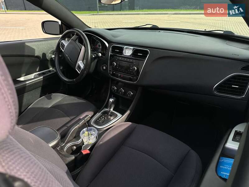 Кабриолет Chrysler 200 2012 в Ивано-Франковске